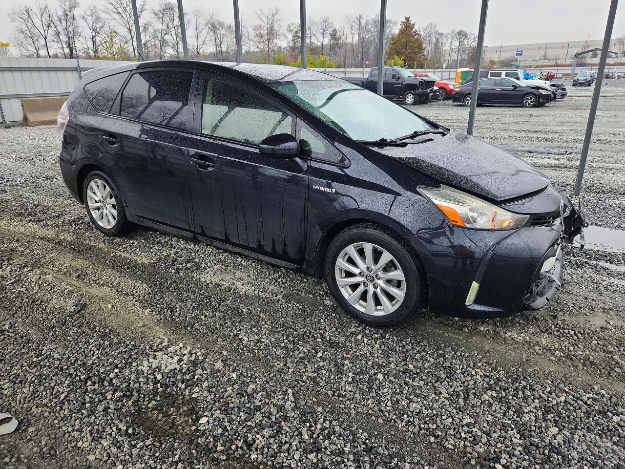 2016 Toyota Prius V Three - Фото 4