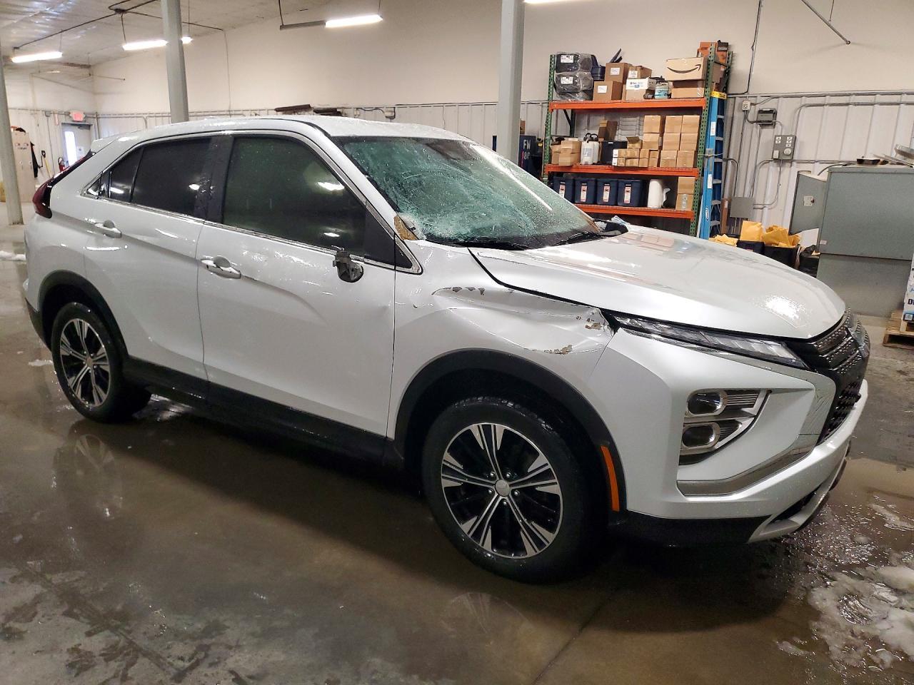 2022 Mitsubishi Eclipse Cross Se - Image 4