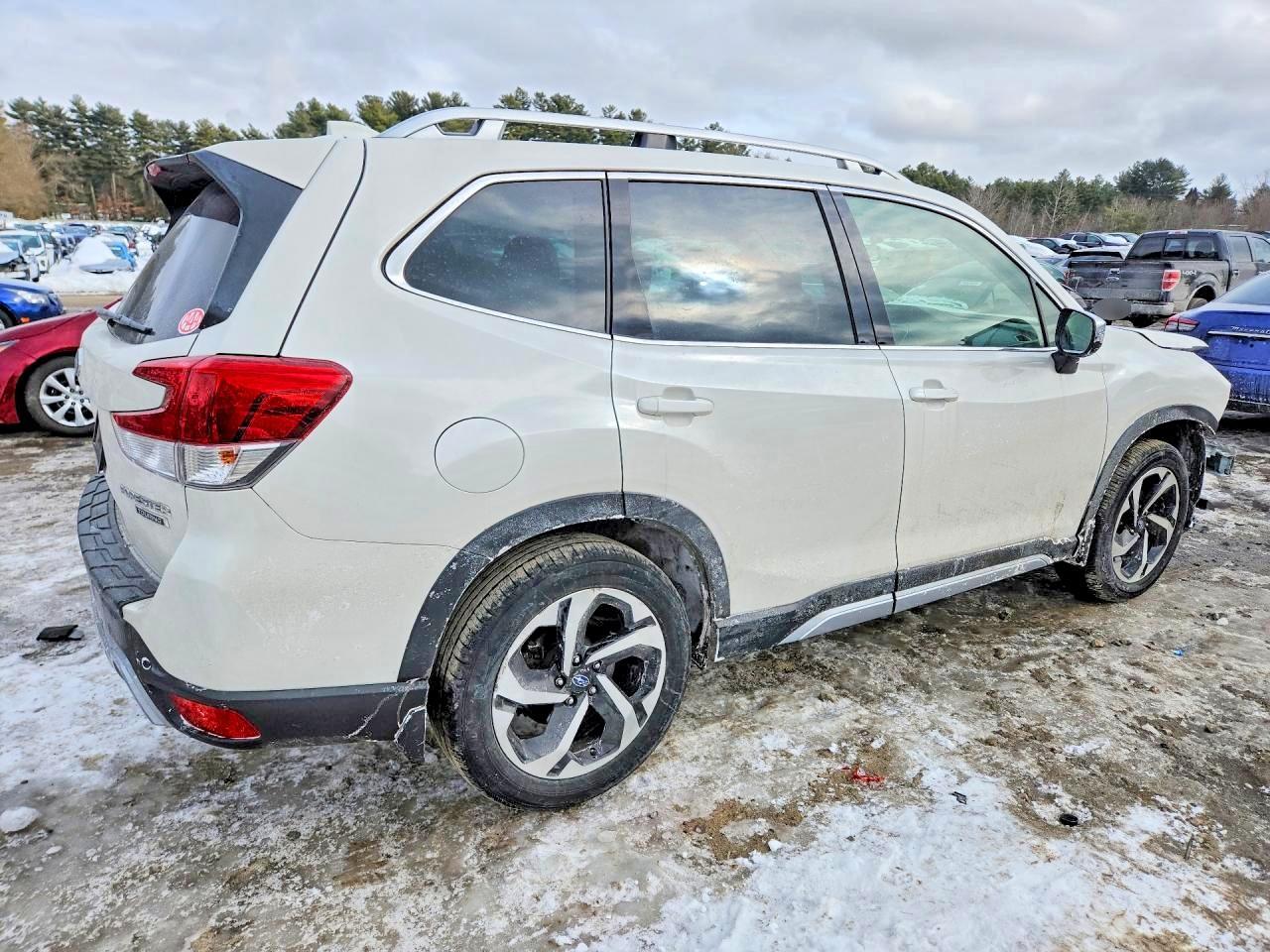 2023 Subaru Forester Touring - Image 3