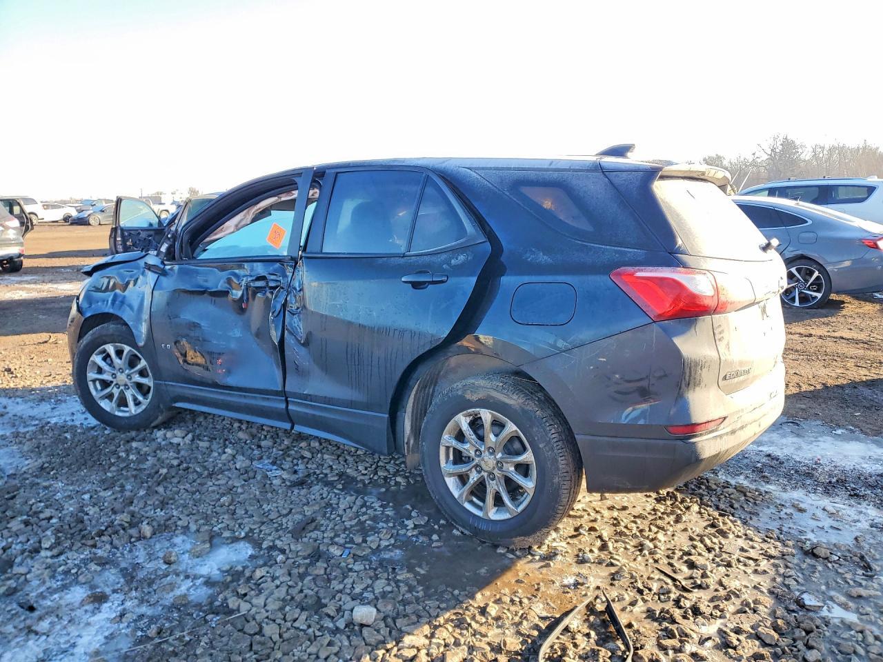 2020 Chevrolet Equinox - Image 2