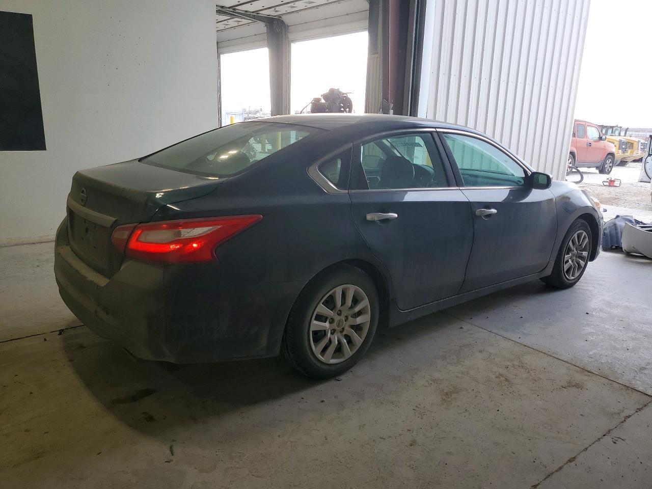 2016 Nissan Altima 2.5 - Фото 3