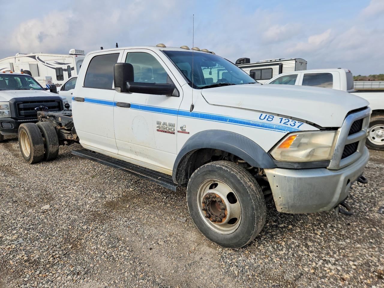 2015 Ram 4500 Truck Cab And Chassis - Фото 4