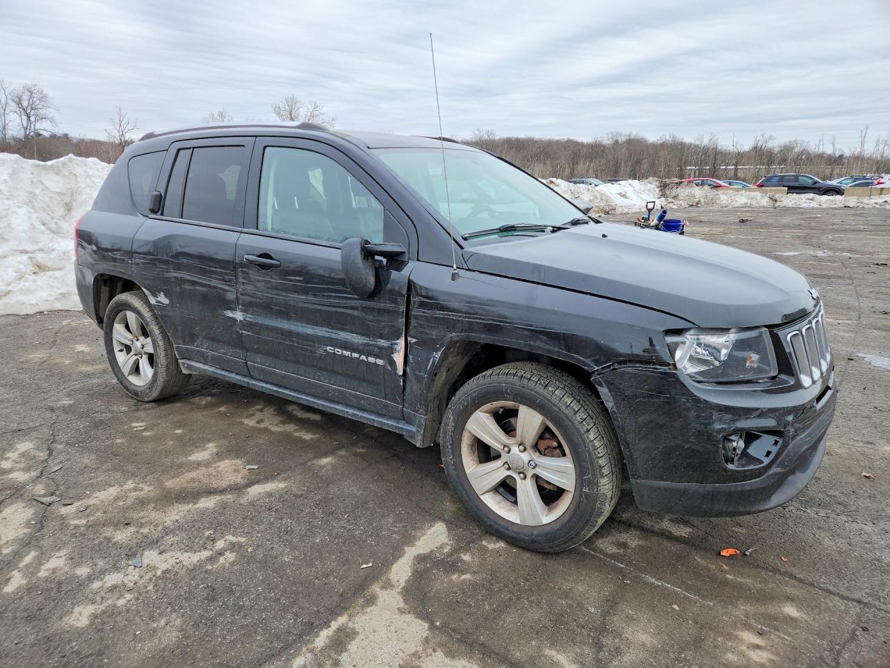 2015 Jeep Compass Latitude - Image 4
