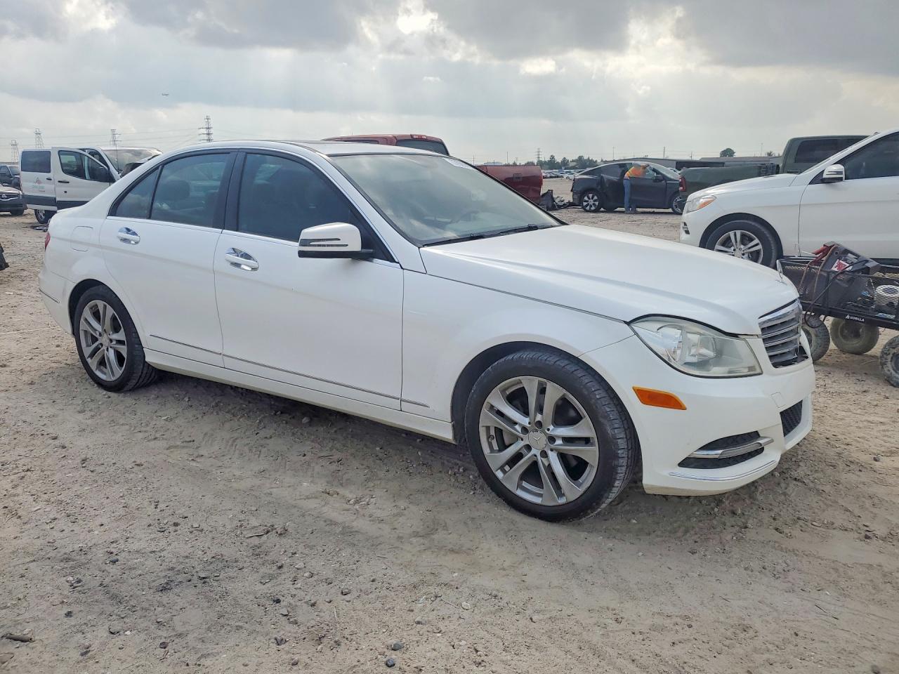 2013 Mercedes-Benz C - Фото 4