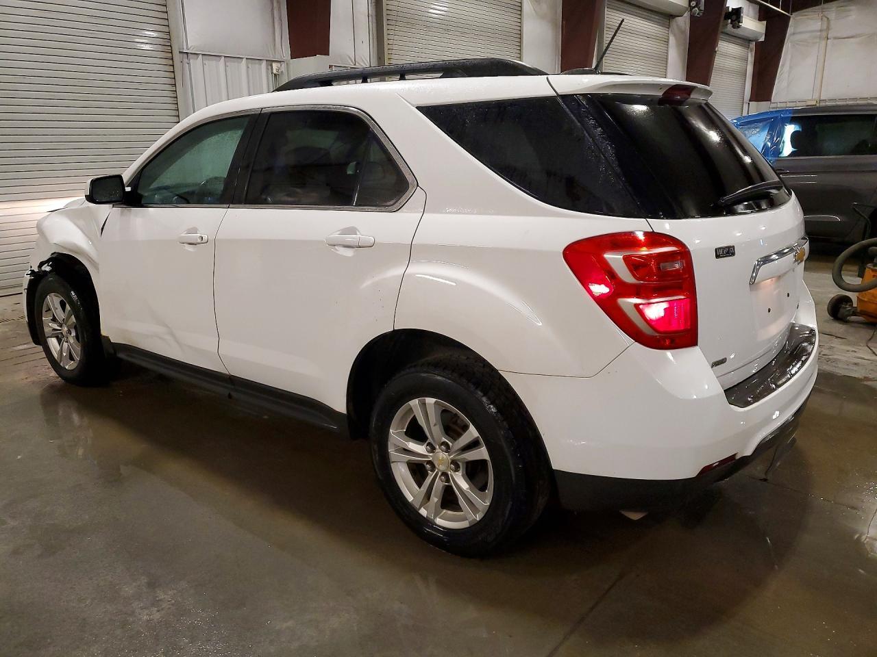 2016 Chevrolet Equinox Lt - Image 2