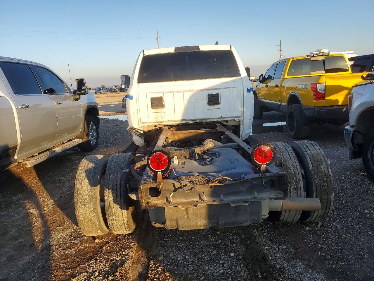 2015 Ram 4500 Truck Cab And Chassis - Фото 6