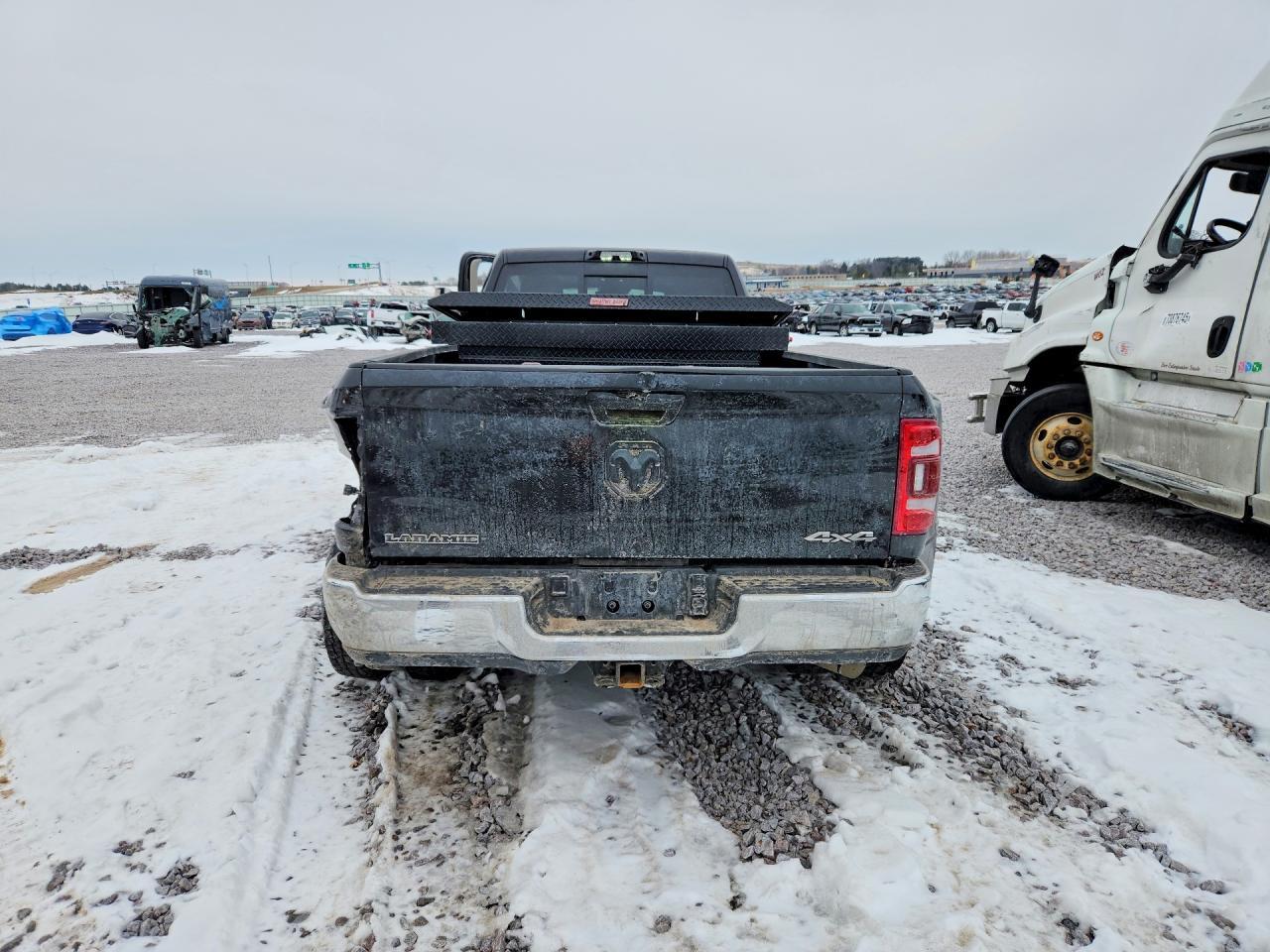2024 Ram 3500 Laramie - Фото 6