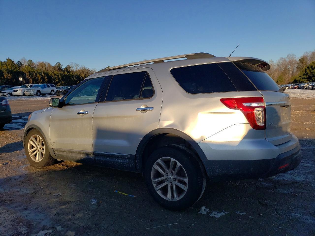 2013 Ford Explorer Xlt - Image 2