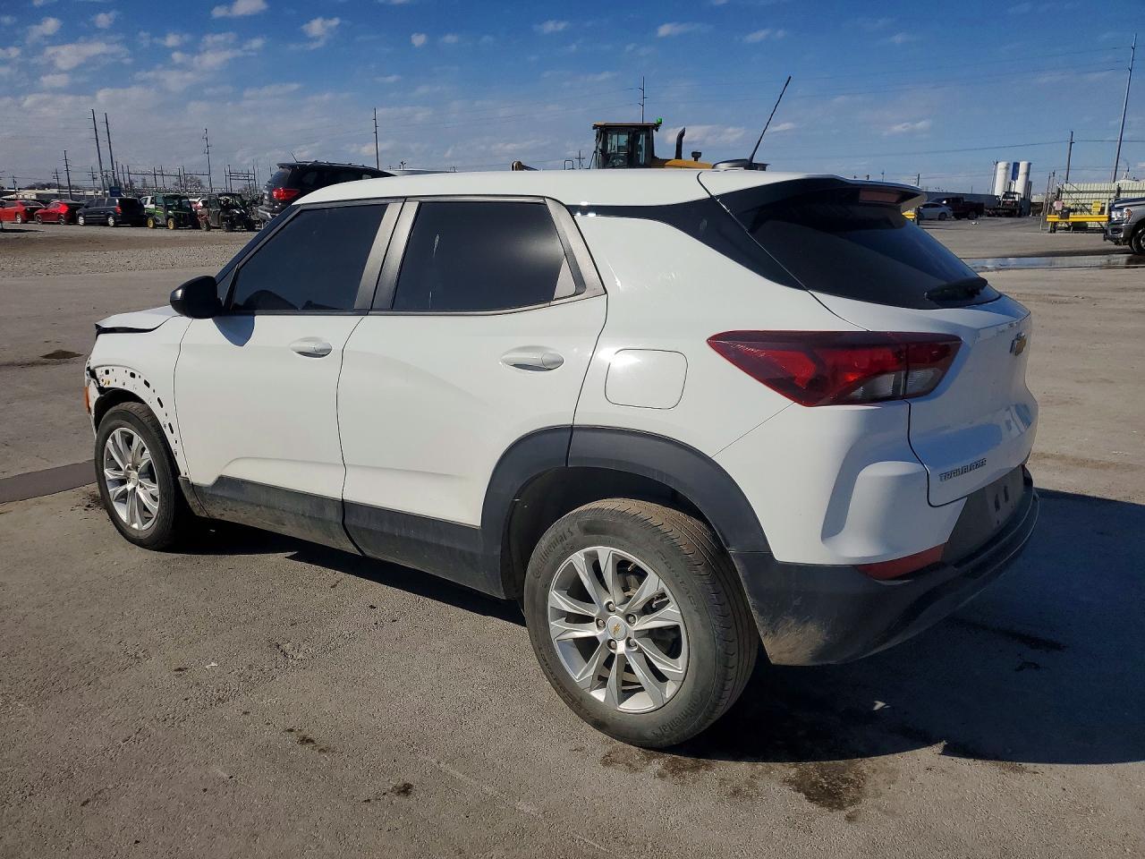 2023 Chevrolet Trailblazer Ls - Image 2