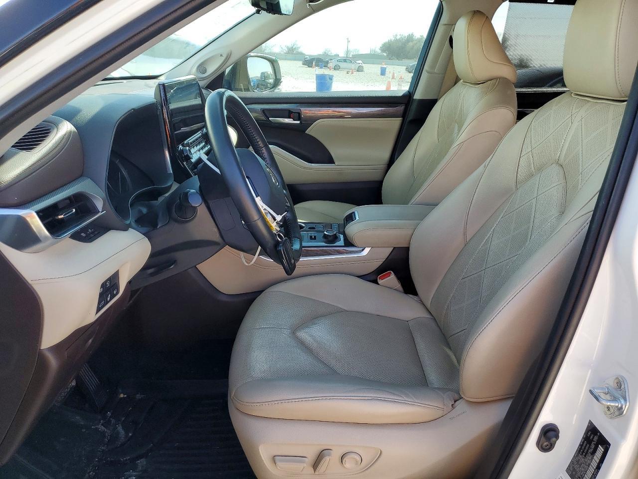 2021 Toyota Highlander Platinum - Фото 7