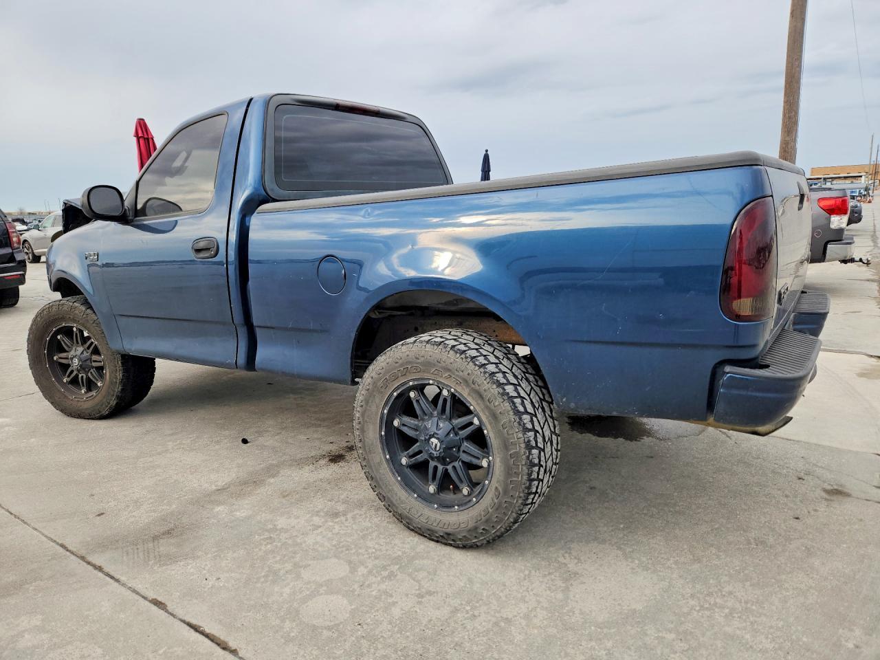 2004 Ford F-150 Heritage Classic - Фото 2