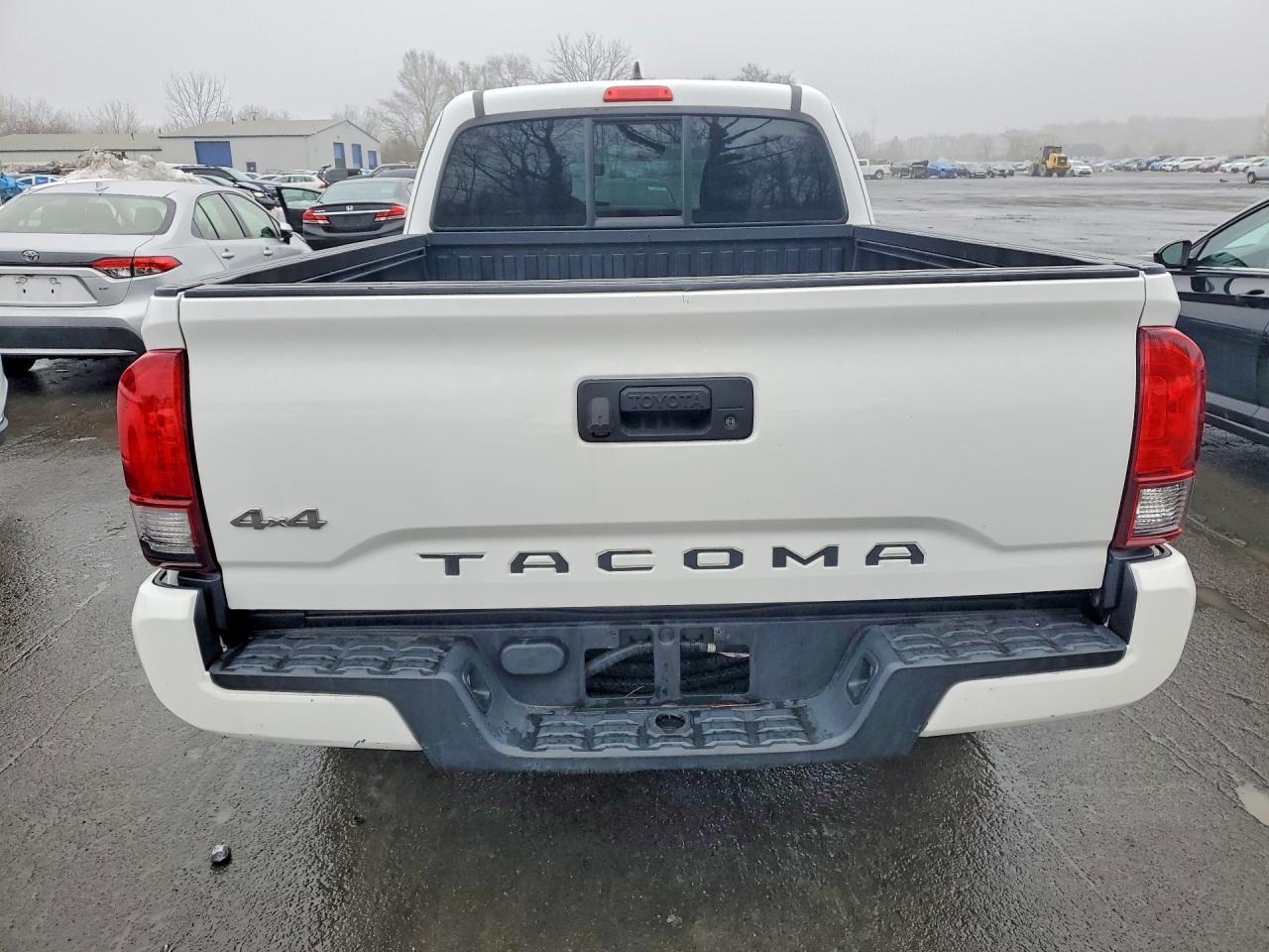 2018 Toyota Tacoma - Image 6