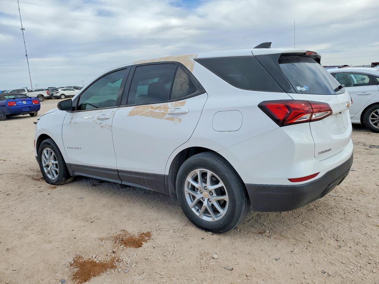 2024 Chevrolet Equinox Ls - Фото 2