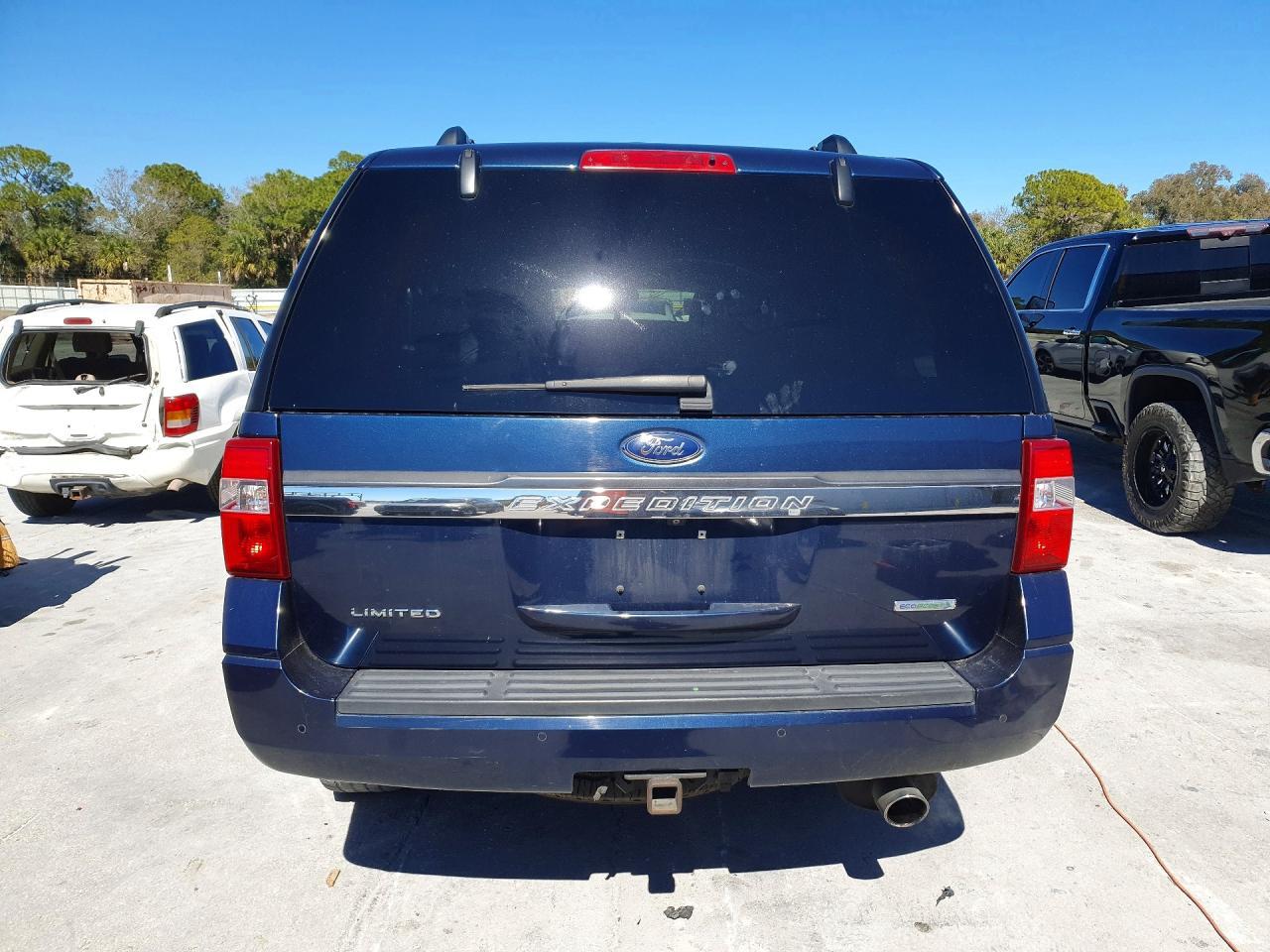 2017 Ford Expedition Limited - Image 6