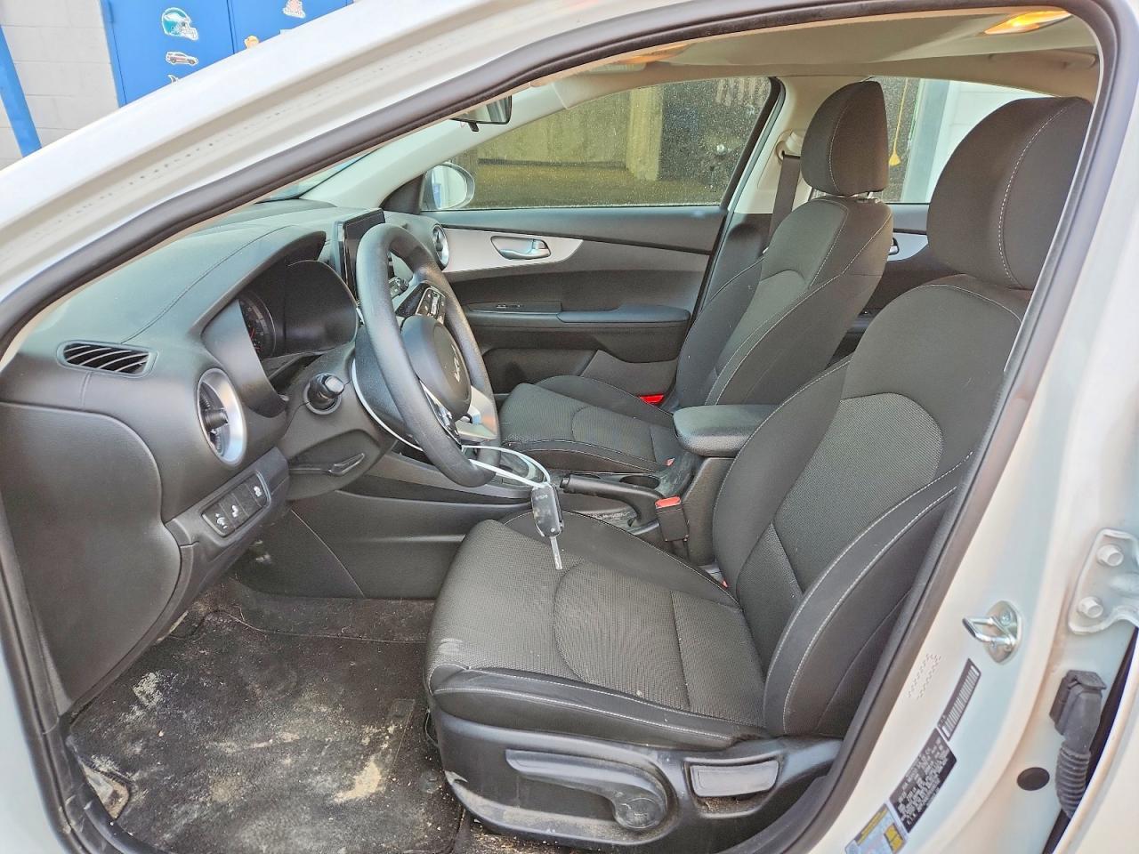 2023 Kia Forte Lxs - Image 7