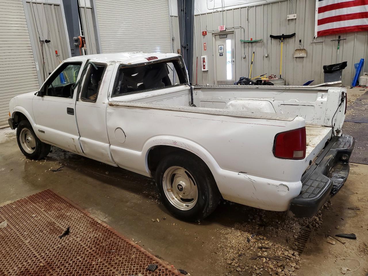 2002 Chevrolet S Truck S10 - Image 2