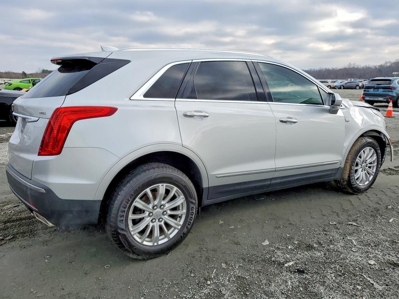 2019 Cadillac Xt5 - Image 3