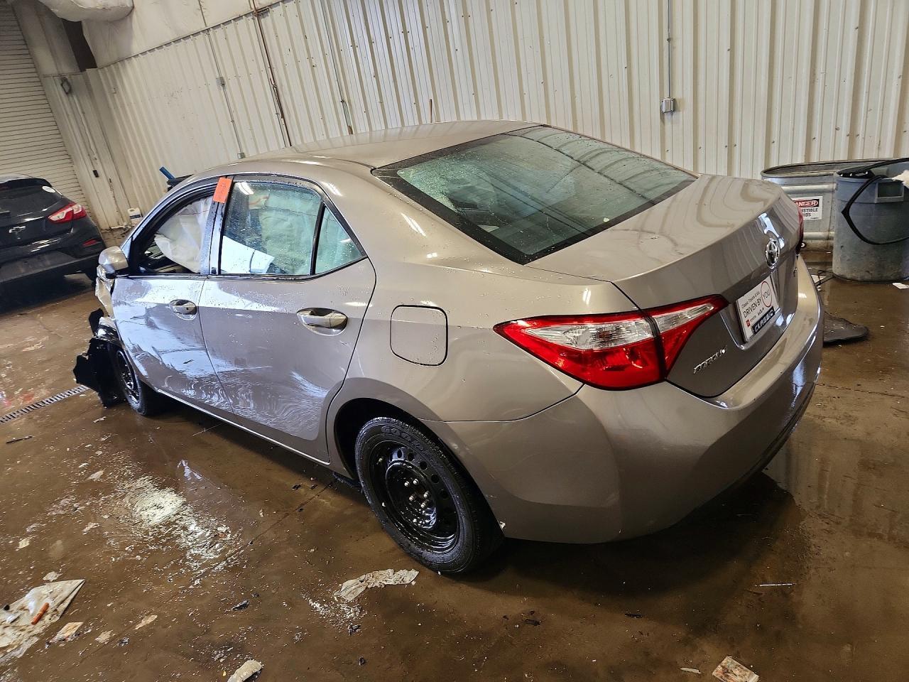 2015 Toyota Corolla Le - Фото 2