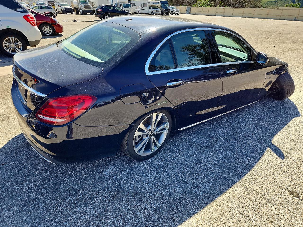 2018 Mercedes-Benz C 350E - Image 3