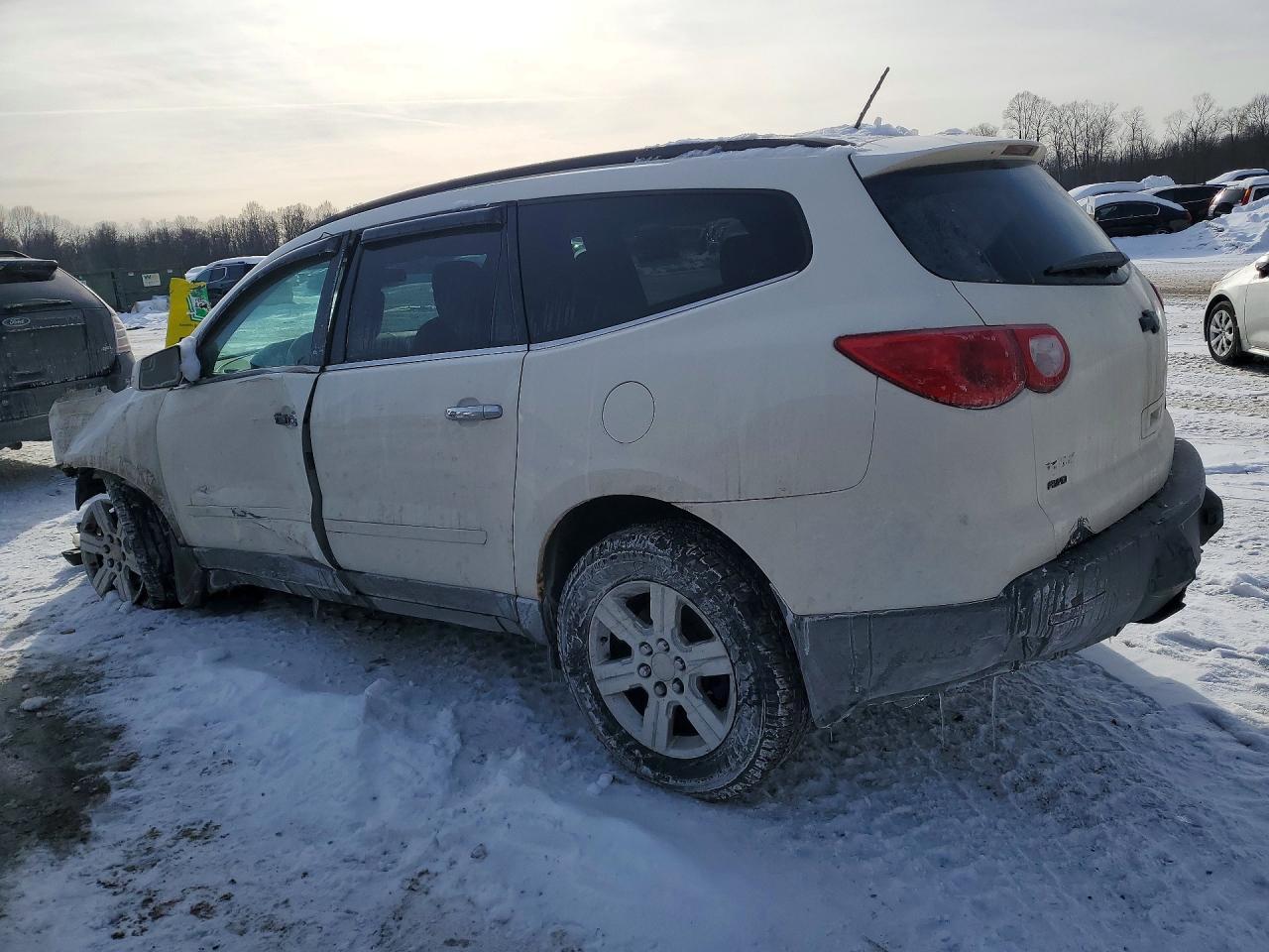 2011 Chevrolet Traverse Lt - Фото 2