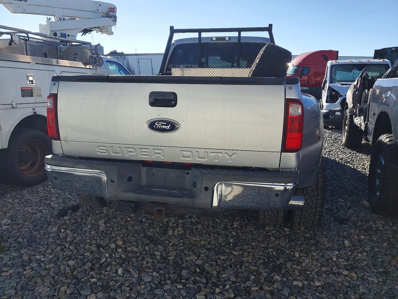 2010 Ford F350 Super Duty - Image 6
