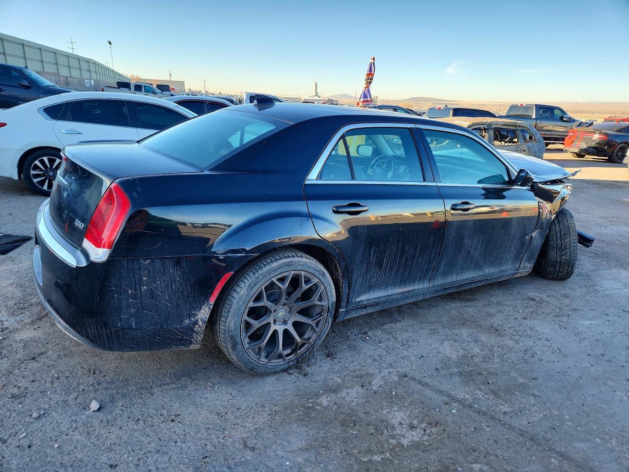2016 Chrysler 300 Limited - Фото 3