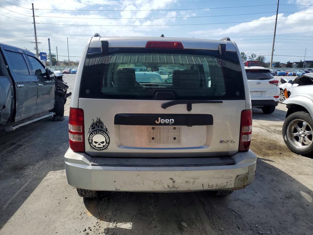 2008 Jeep Liberty Sport - Image 6