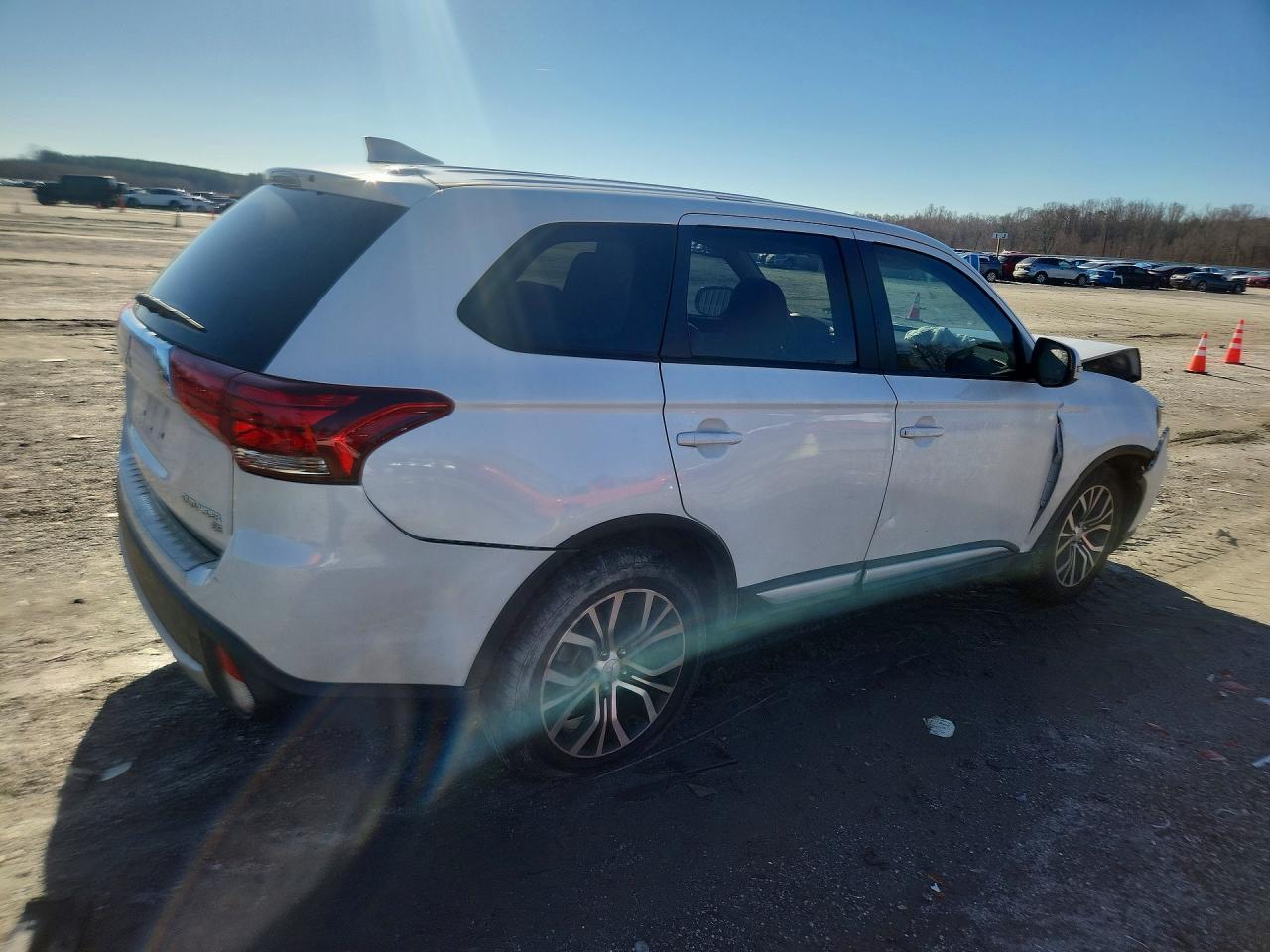 2018 Mitsubishi Outlander Se - Фото 3