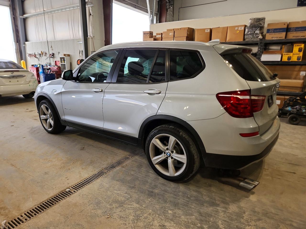2017 BMW X3 xDrive28I - Фото 2