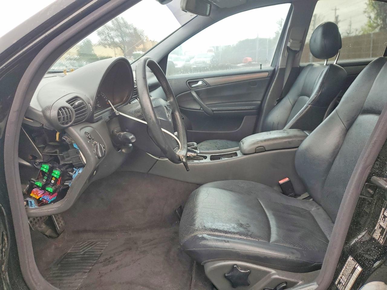 2004 Mercedes-Benz C 230K Sport Sedan - Фото 7