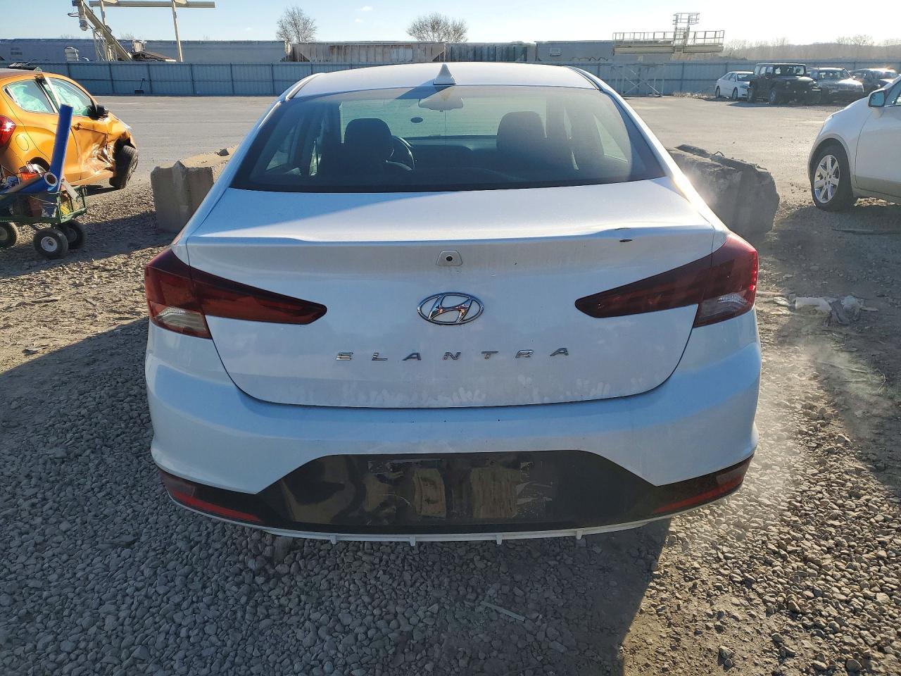 2019 Hyundai Elantra Value Edition - Фото 6