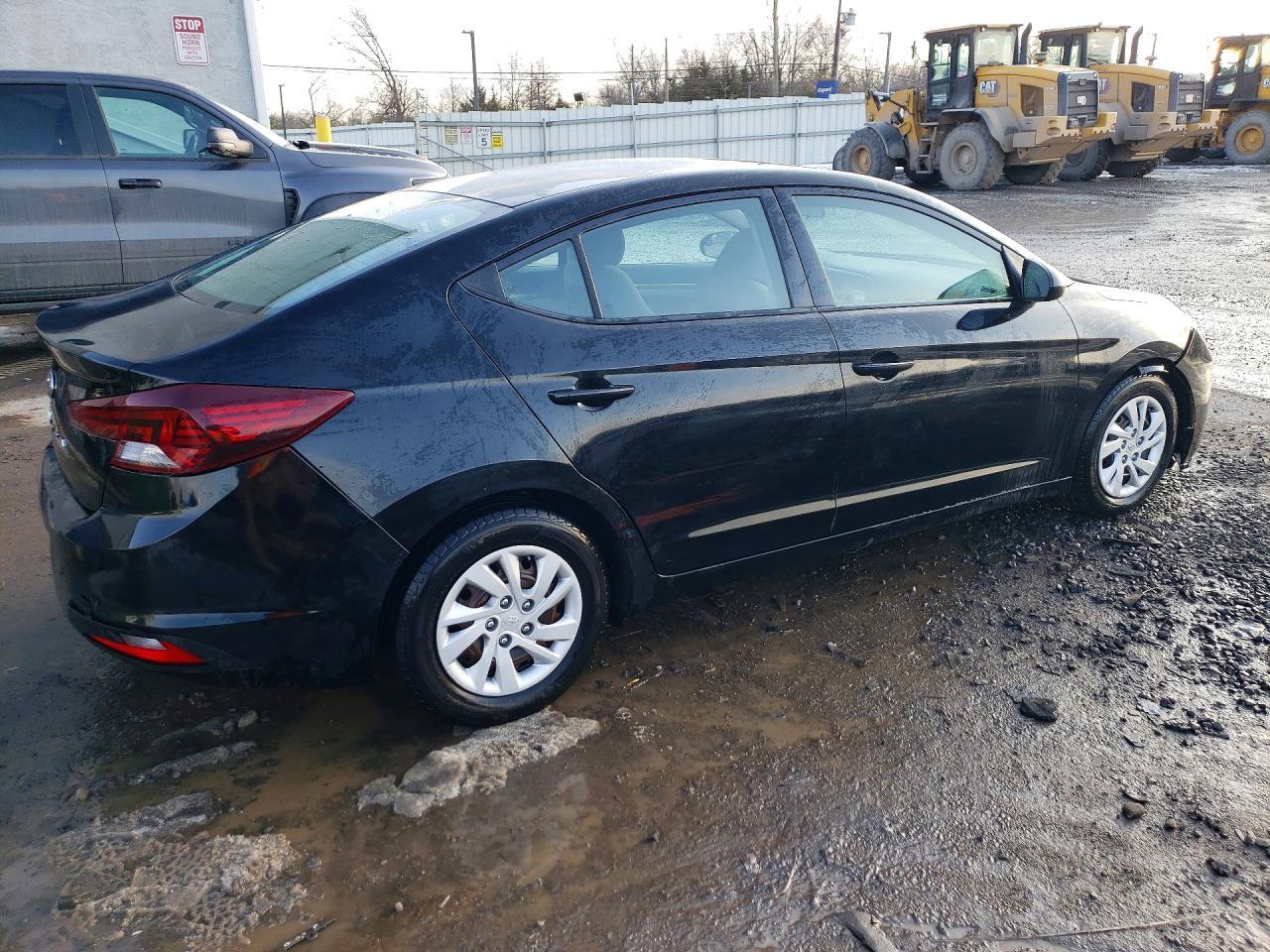 2019 Hyundai Elantra Se - Фото 3