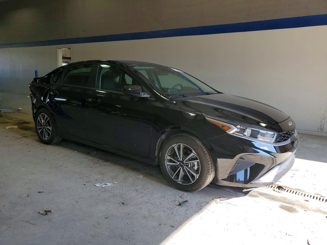 2024 Kia Forte Lx - Фото 4