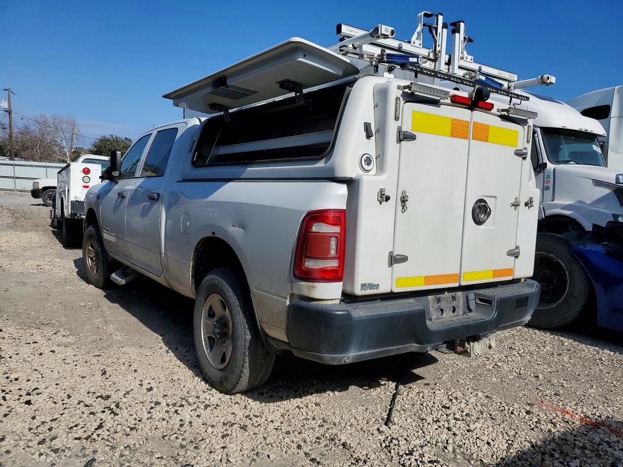 2019 Ram 2500 Tradesman - Фото 2