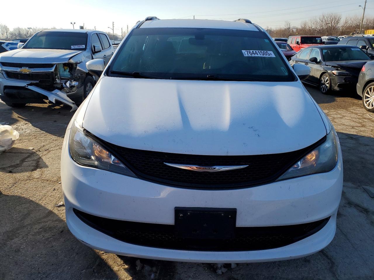 2021 Chrysler Voyager Lxi - Фото 5