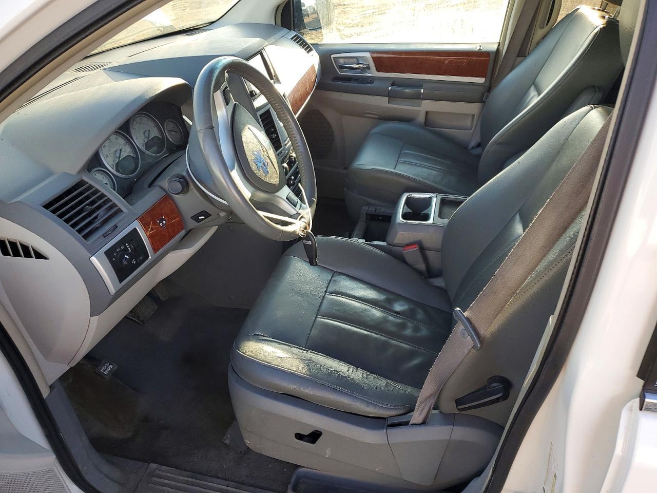 2009 Chrysler Town & Country Touring - Фото 7