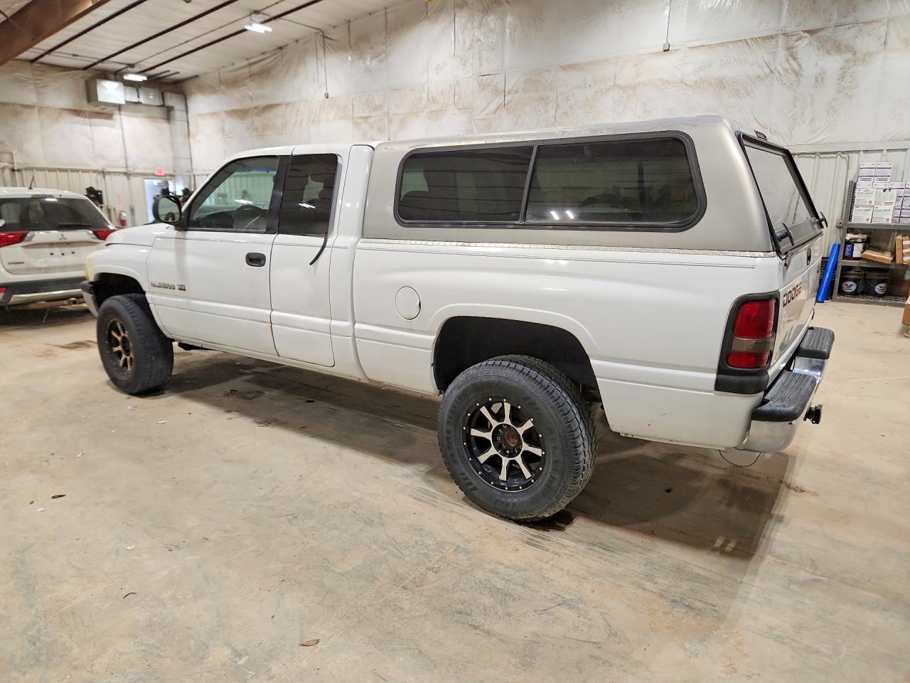 2001 Dodge Ram 1500 - Image 2