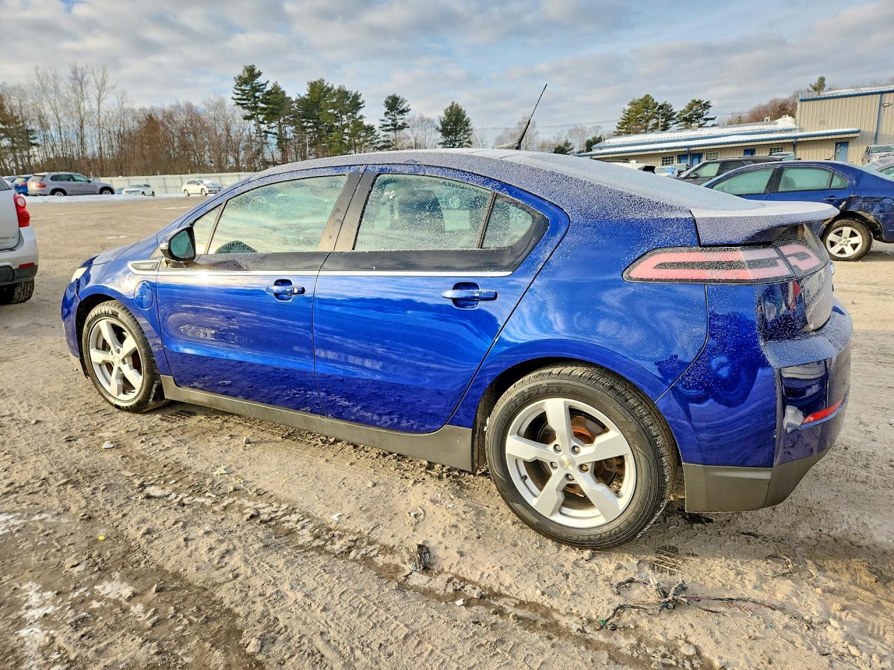 2013 Chevrolet Volt - Image 2