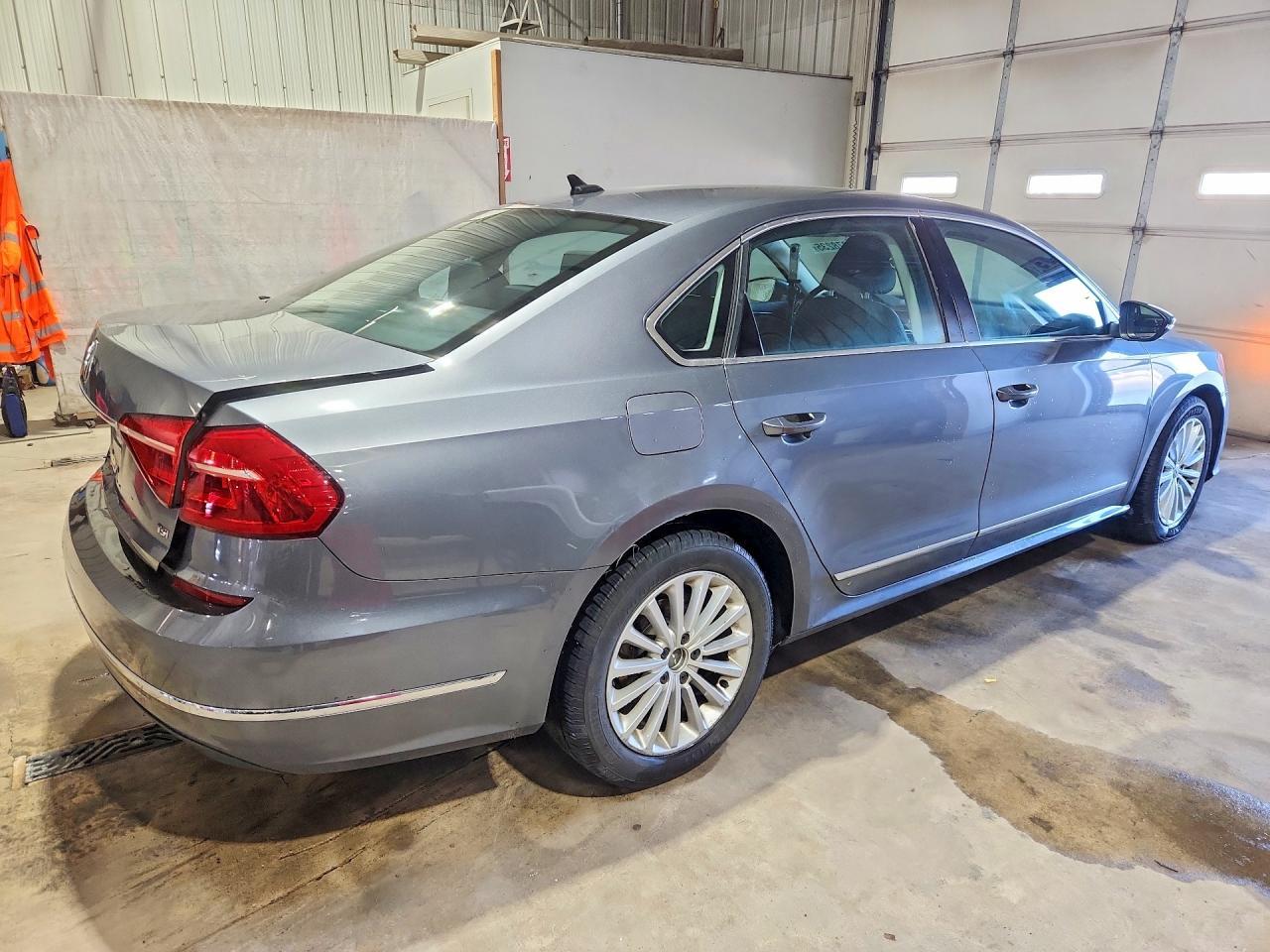 2016 Volkswagen Passat Se - Image 3