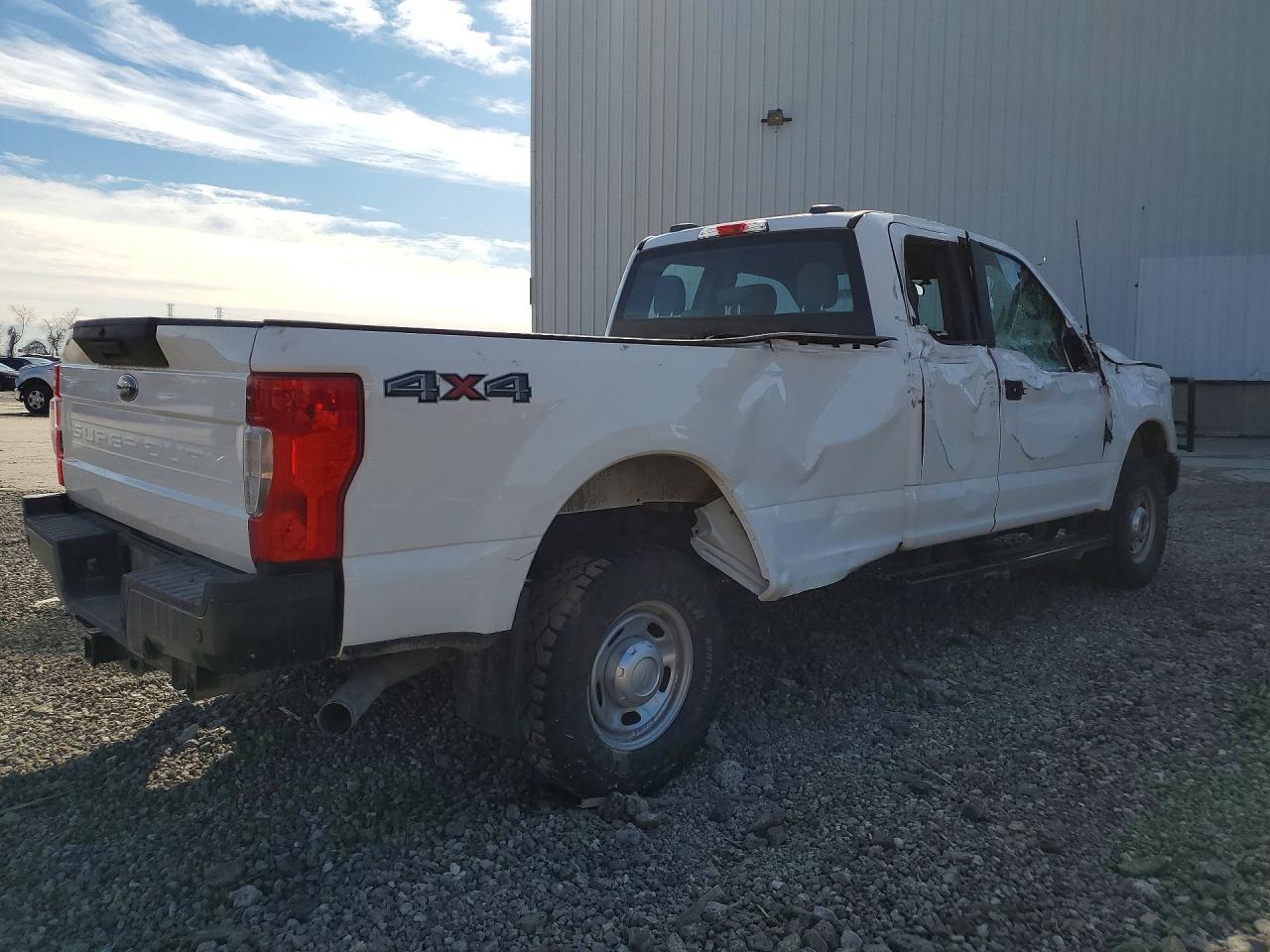2022 Ford F350 Super Duty - Фото 3