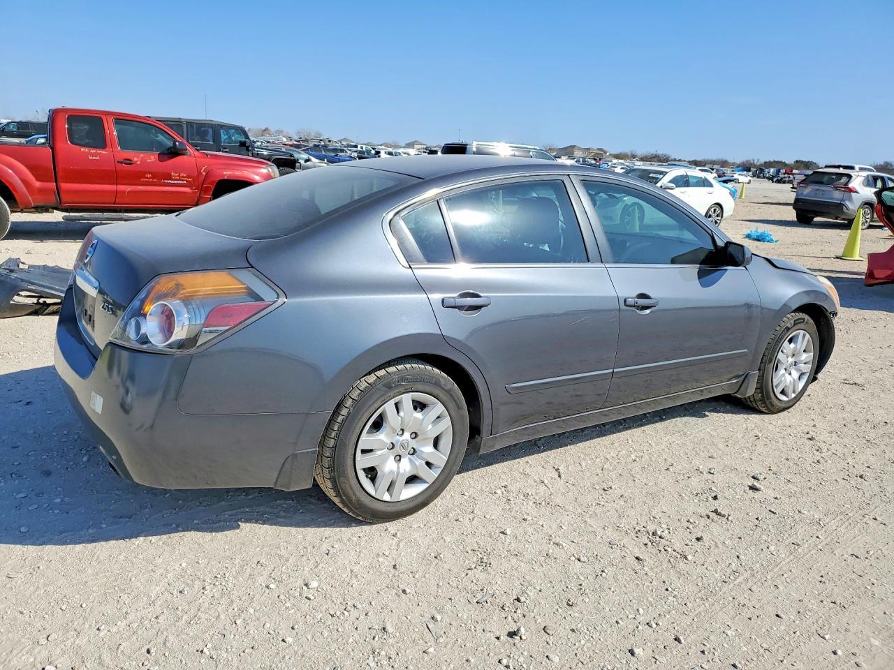 2012 Nissan Altima 2.5 - Image 3