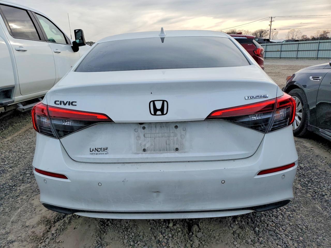 2022 Honda Civic Touring - Image 6