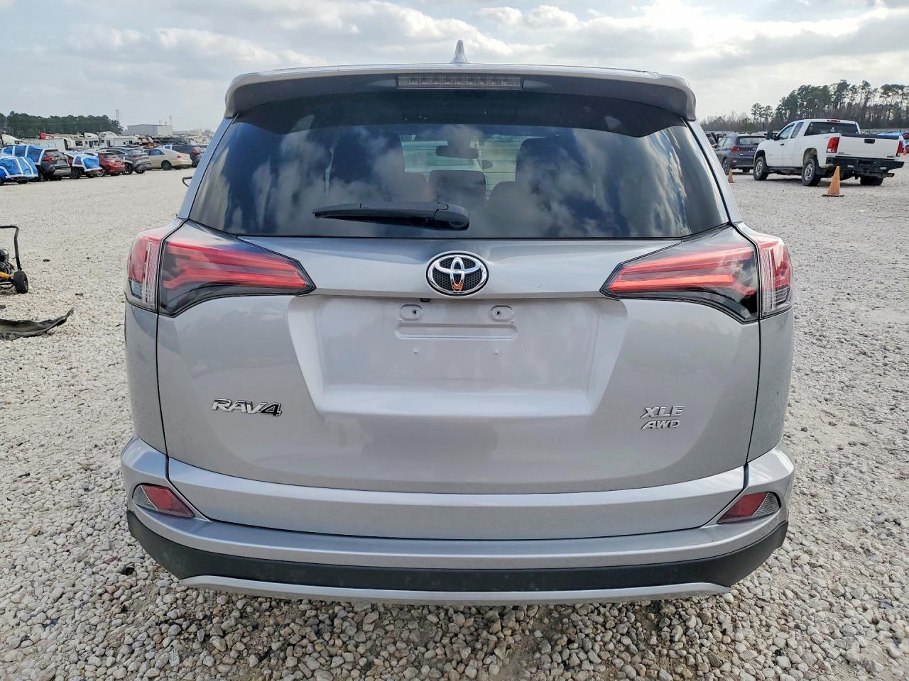 2018 Toyota Rav4 Xle - Фото 6