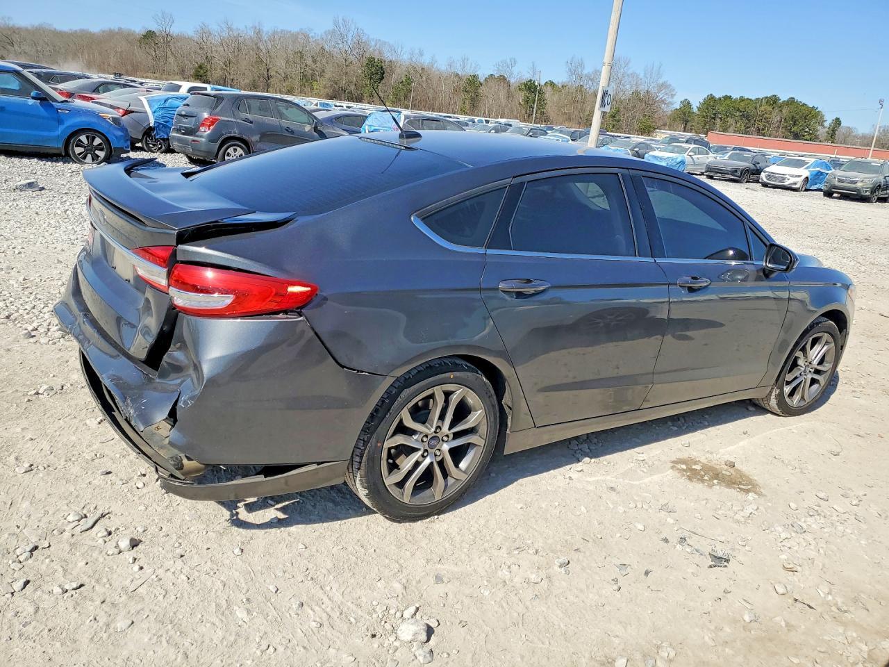 2017 Ford Fusion S - Фото 3