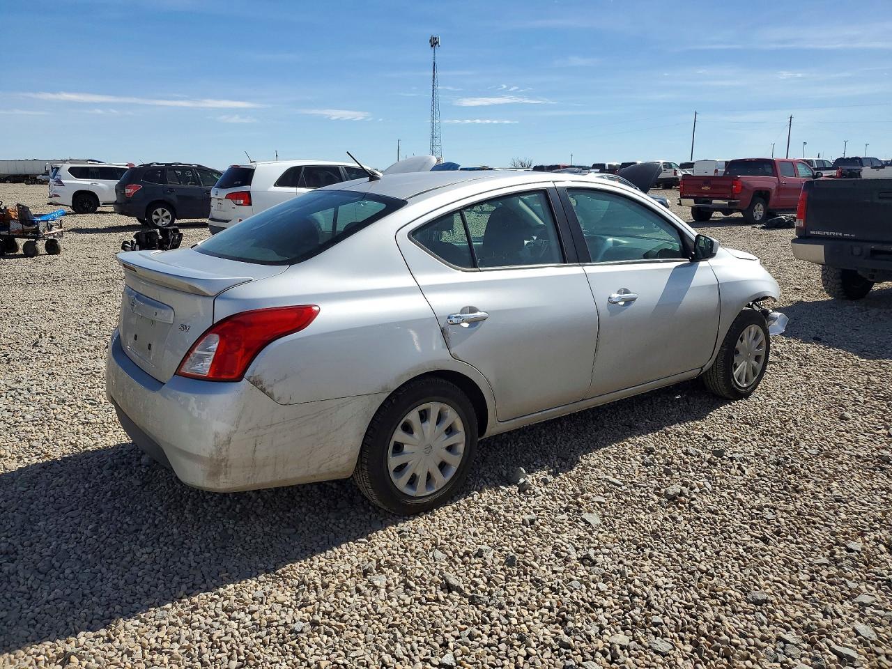 2019 Nissan Versa S - Фото 3