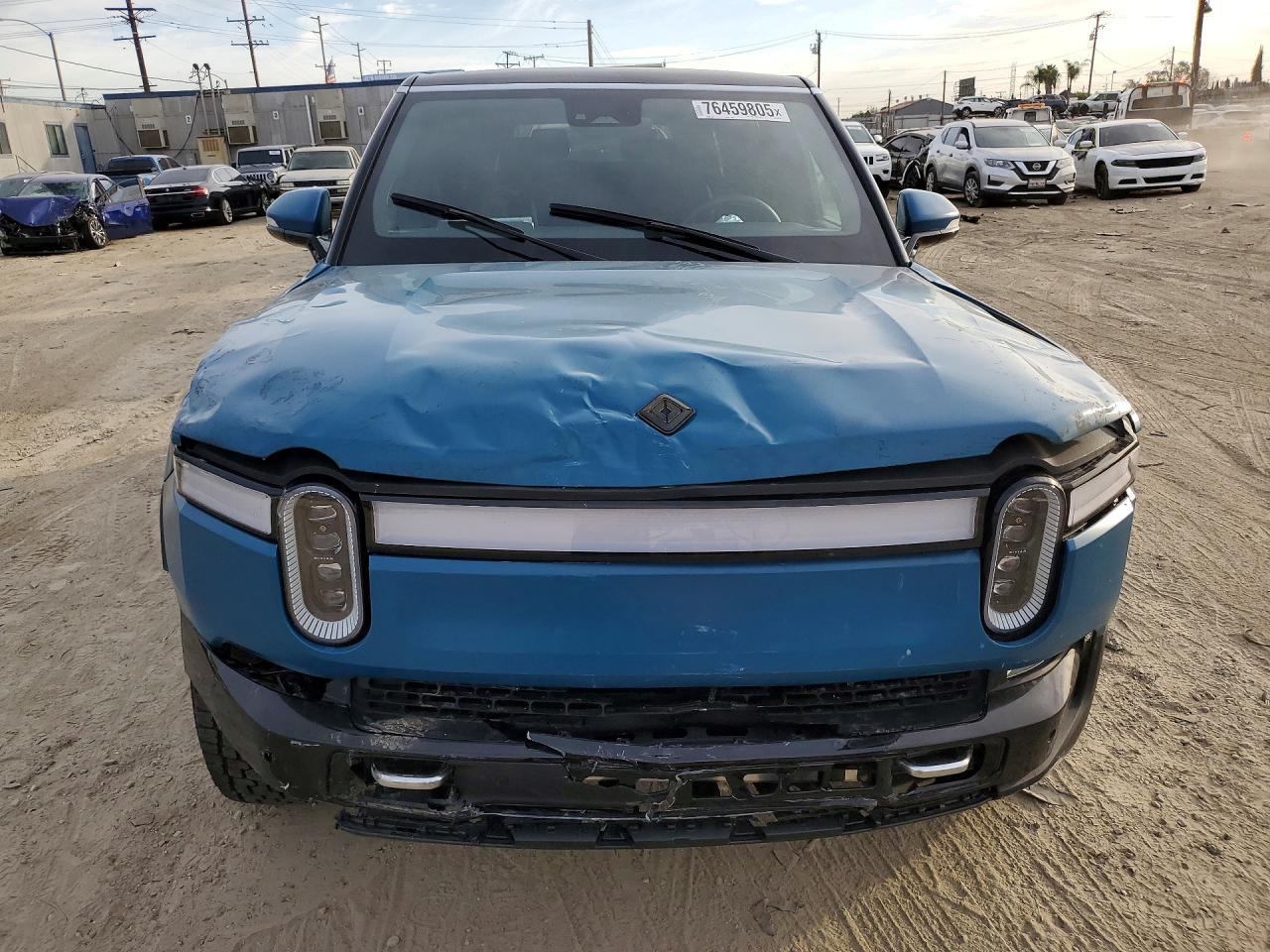 2023 Rivian R1S Adventure - Фото 5