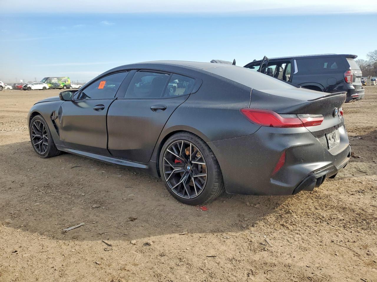 2022 BMW M8 - Фото 2