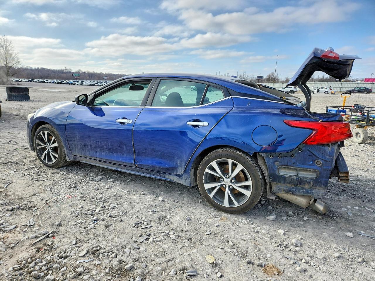 2017 Nissan Maxima 3.5S - Image 2