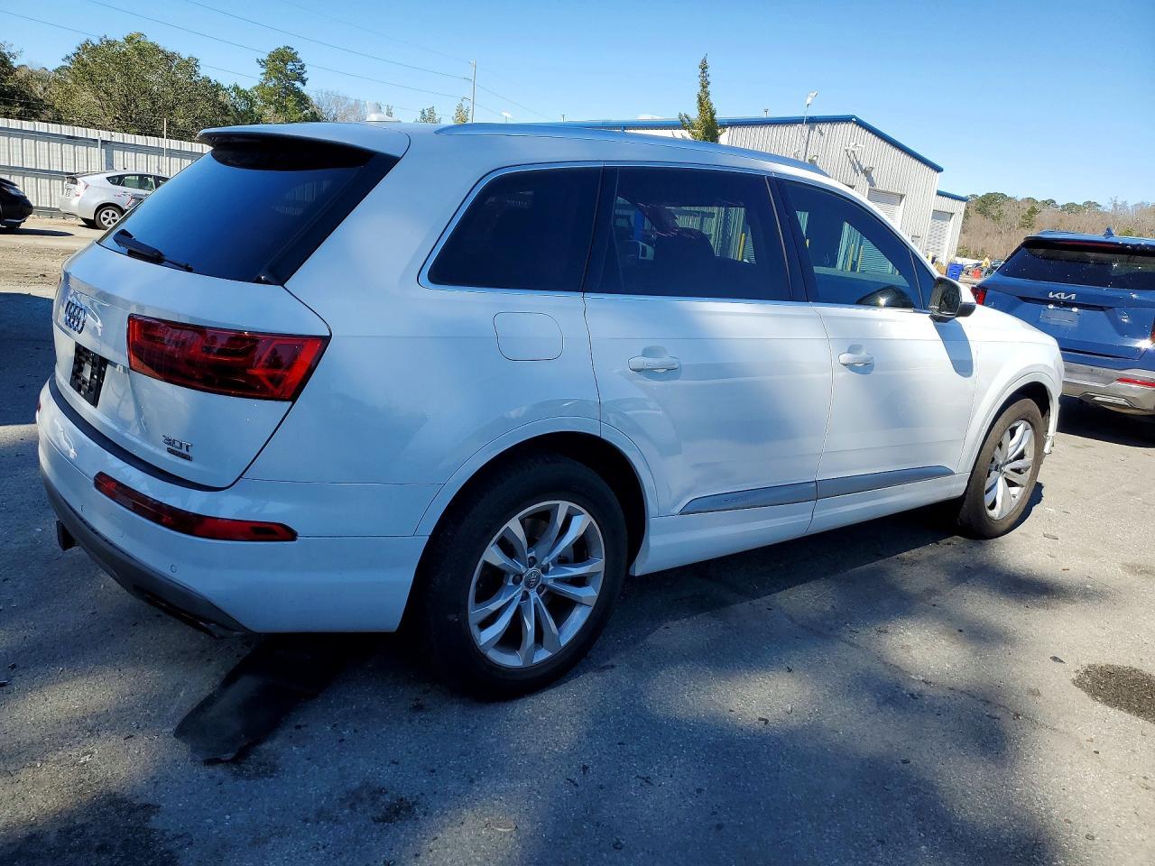 2017 Audi Q7 Premium Plus - Фото 3