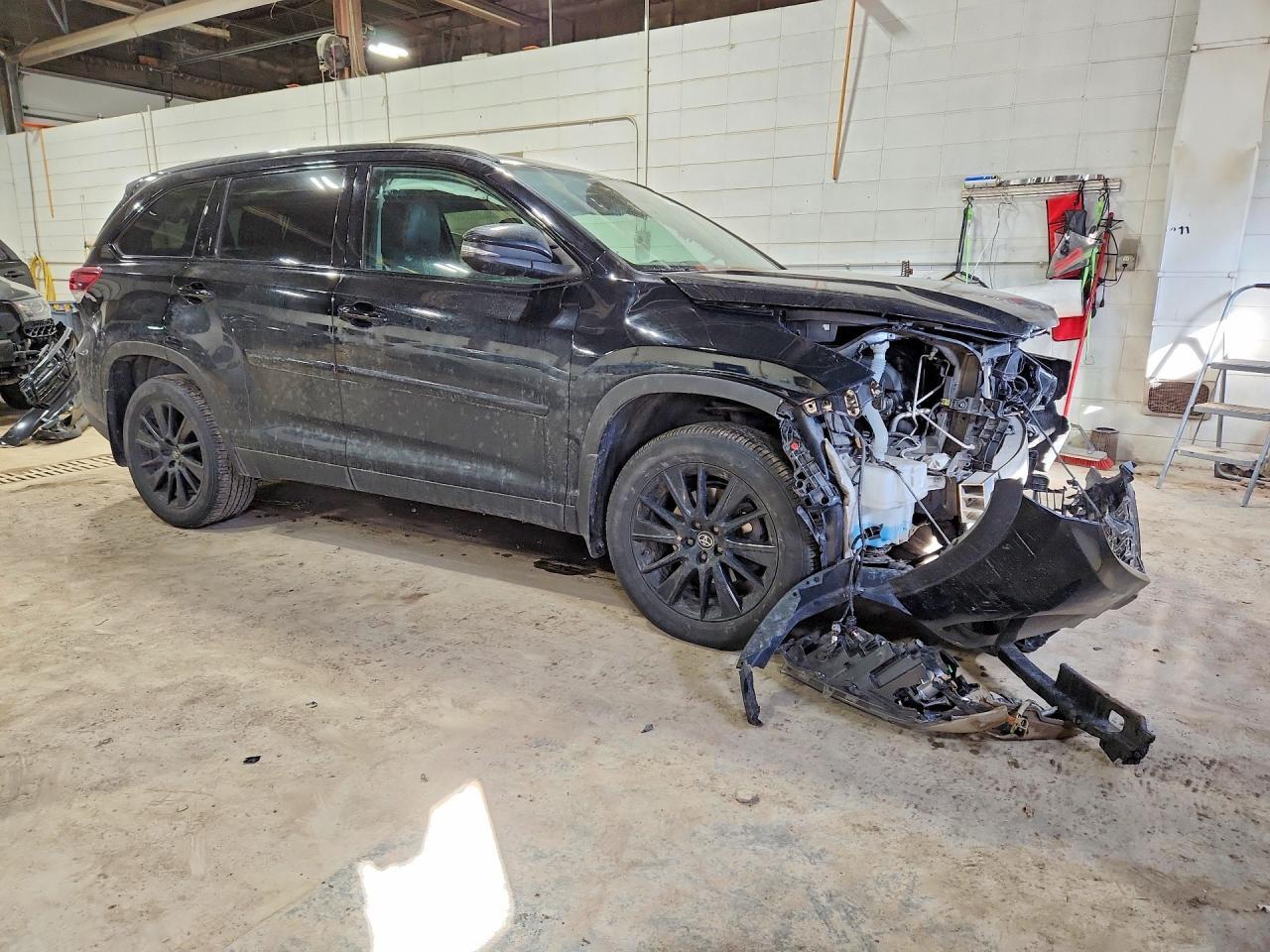 2019 Toyota Highlander Se - Image 4